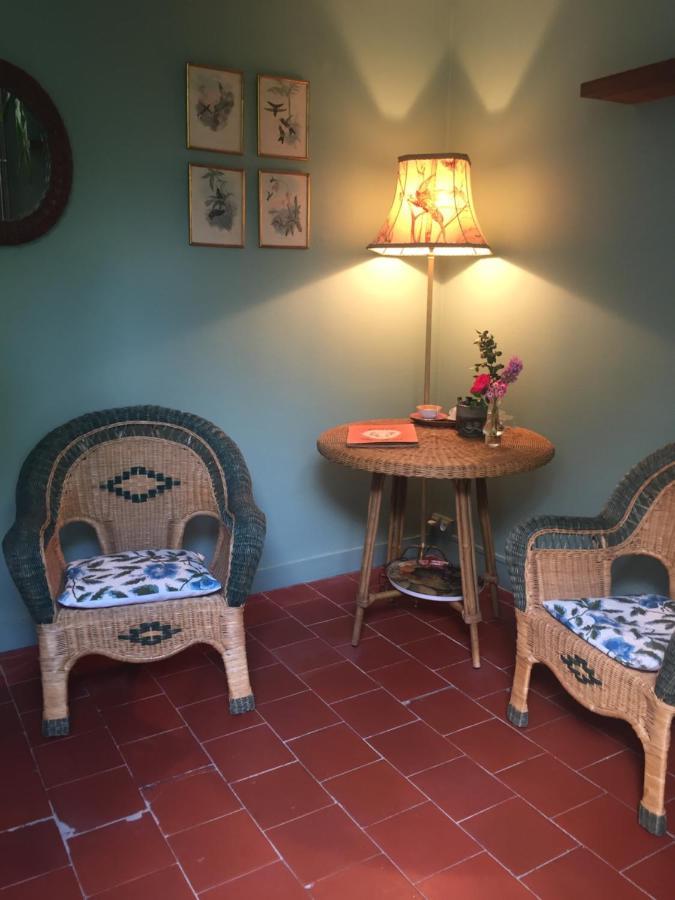 Damechouette Bed & Breakfast Pujols  Exterior photo