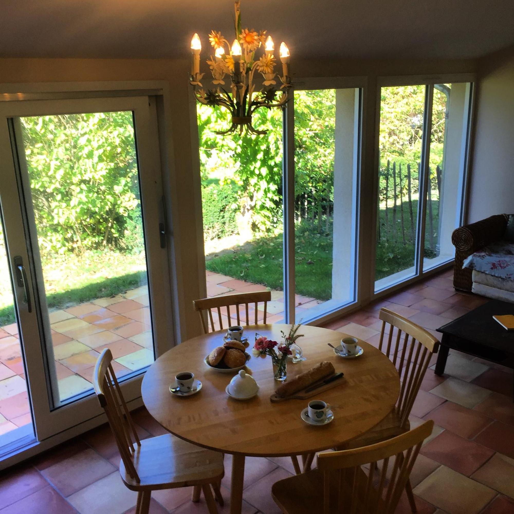 Damechouette Bed & Breakfast Pujols  Exterior photo